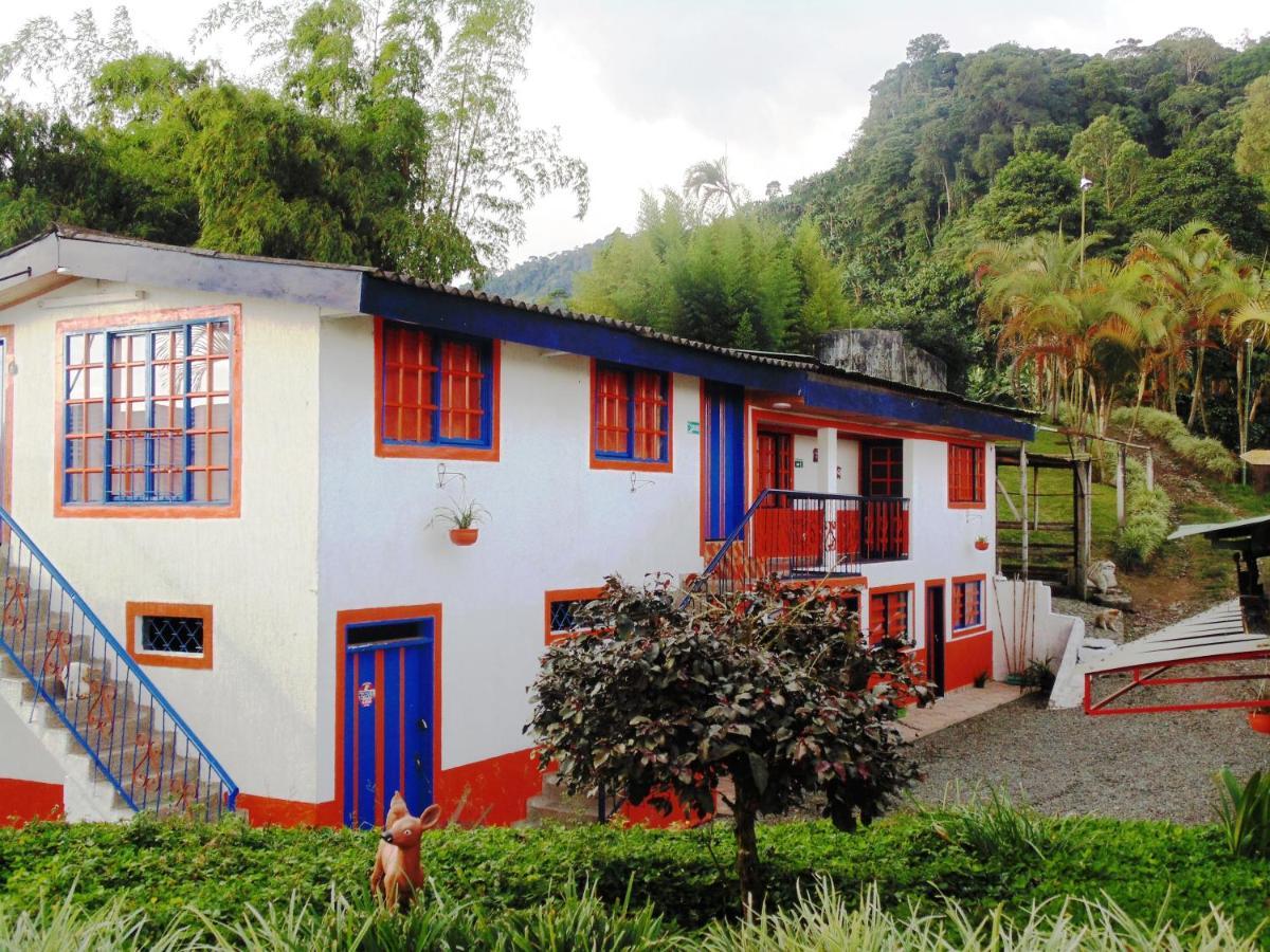 Finca Turistica Santa Clara Hostel Calarcá Buitenkant foto