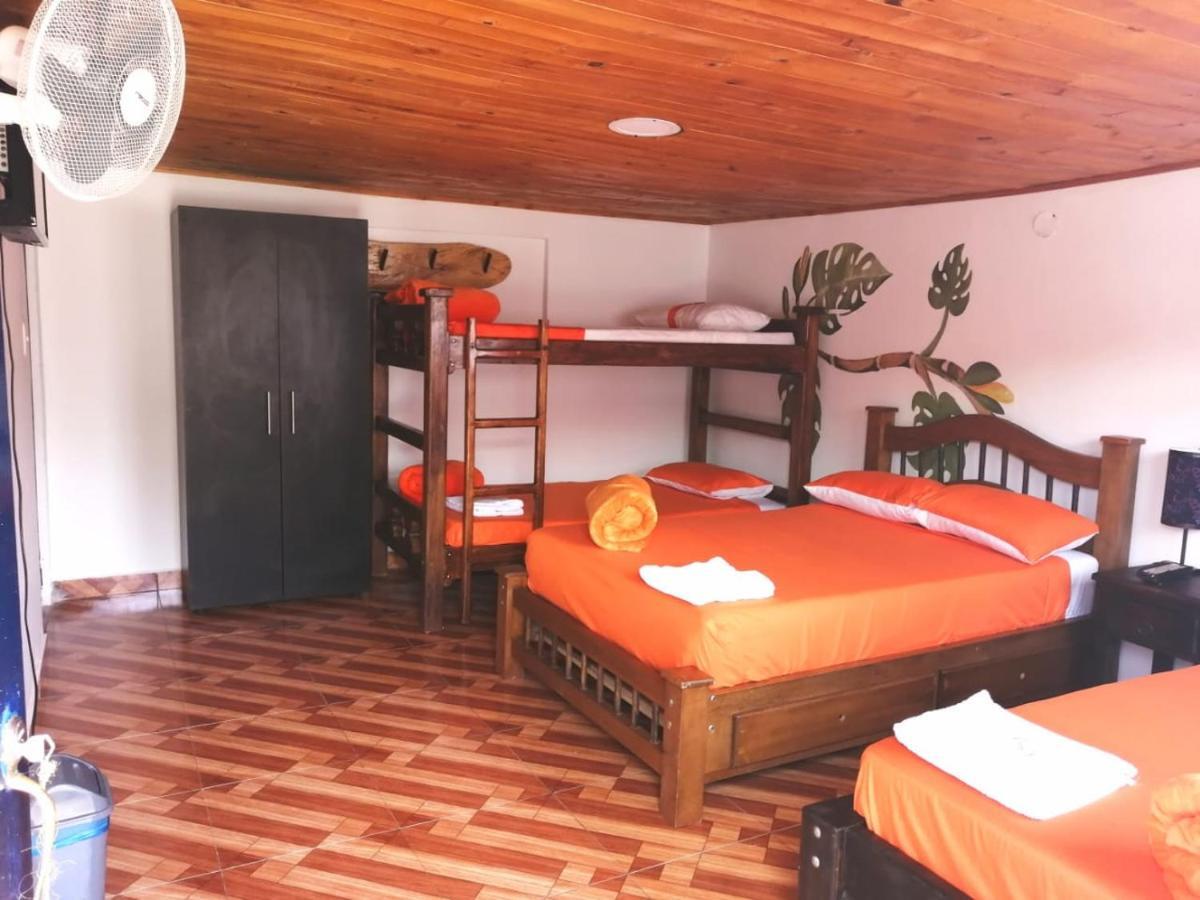 Finca Turistica Santa Clara Hostel Calarcá Buitenkant foto